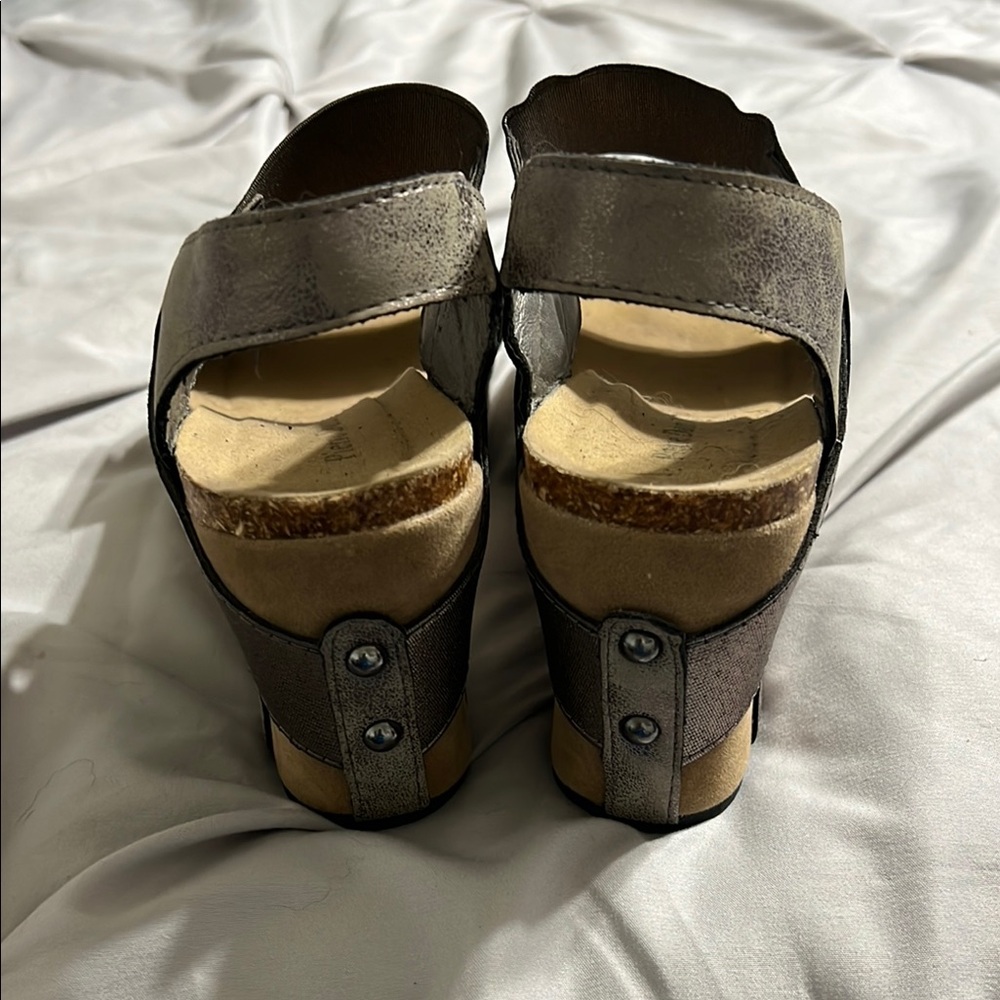COPY - Pierre Dumas Silver Sandals with Metallic Finish - Picture 2 of 6